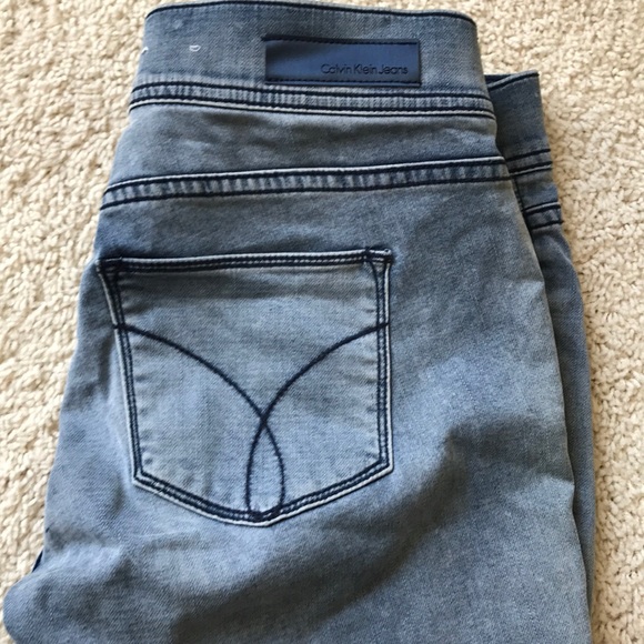Calvin Klein Stretchy skinny jeans/jeggings - Picture 3 of 4